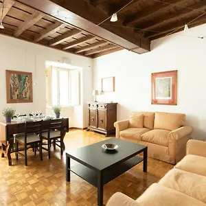 https://spectacularly-bright-by-piazza-navona-and-the-pantheon.it-romehotels.com
